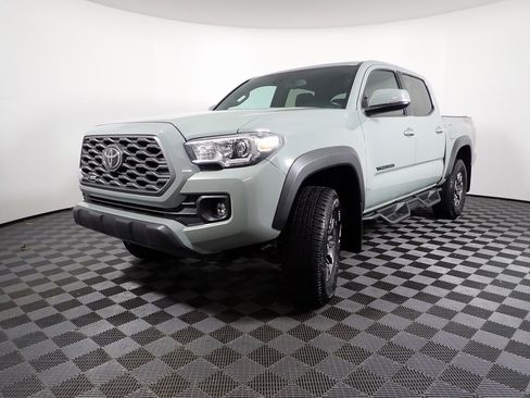 Used 2023 Toyota Tacoma TRD Off-Road image 8