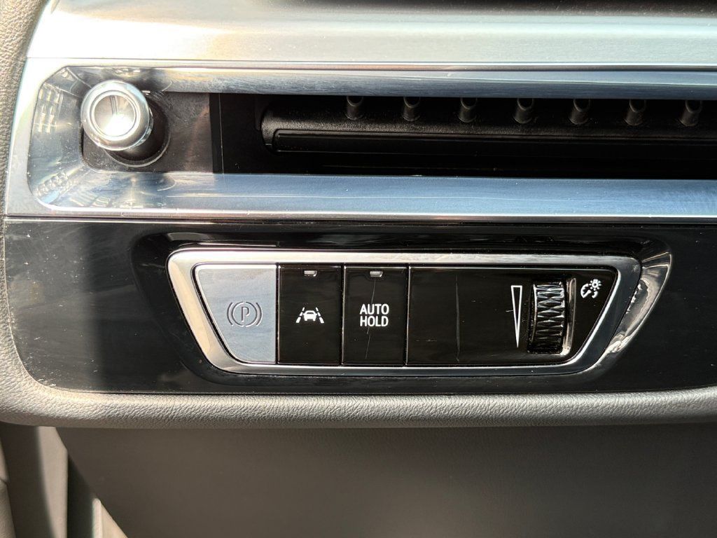 Used 2024 Cadillac Lyriq Luxury AWD/4WD image 22