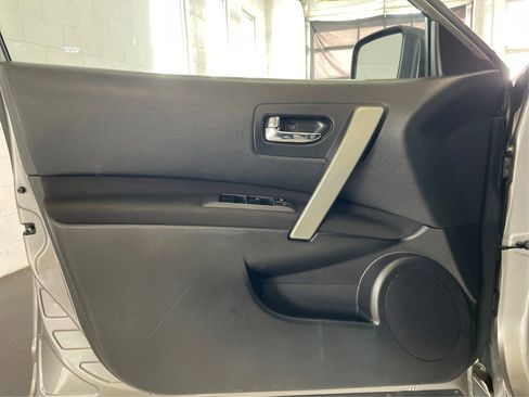 Used 2014 Nissan Rogue S image 22