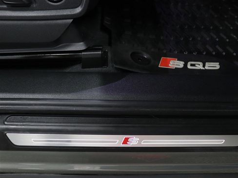Used 2023 Audi SQ5 Prestige w/ Prestige Package image 35