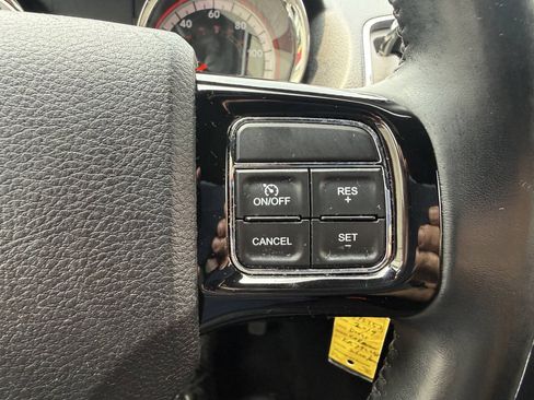 Used 2019 Dodge Grand Caravan SE FWD image 21