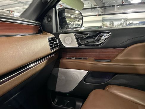 Used 2022 Lincoln Navigator L Reserve AWD/4WD image 20