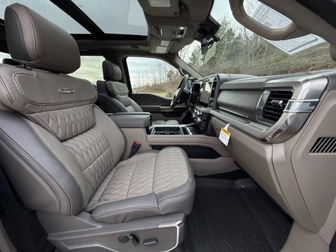 Used 2026 Ford F450 Platinum w/ Platinum Plus Package image 39