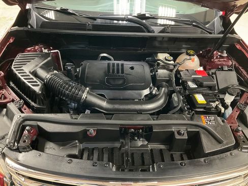 Certified 2023 GMC Acadia SLE w/ Driver Convenience Package image 10