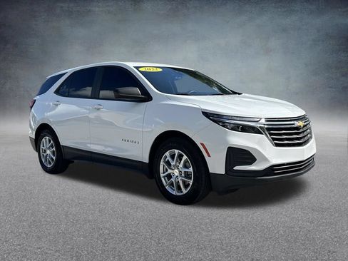 Used 2022 Chevrolet Equinox LS FWD image 3