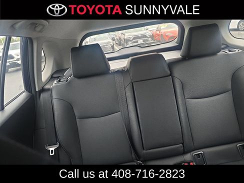 Used 2026 Toyota Corolla Cross XLE w/ Convenience Package FWD image 5