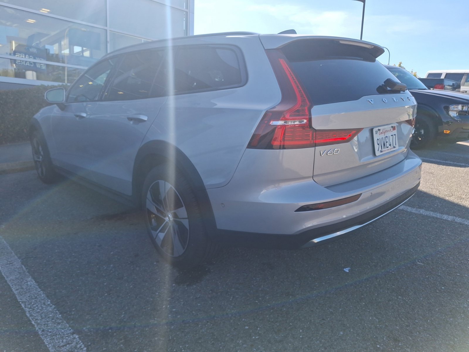 Used 2025 Volvo V60 B5 Cross Country Plus AWD/4WD image 4