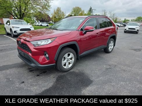 Used 2021 Toyota RAV4 XLE w/ Convenience Package AWD/4WD image 4