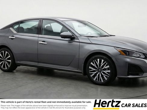 Used 2025 Nissan Altima 2.5 SV image 1