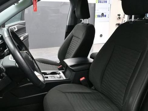 Used 2021 Ford Explorer XLT AWD/4WD image 29