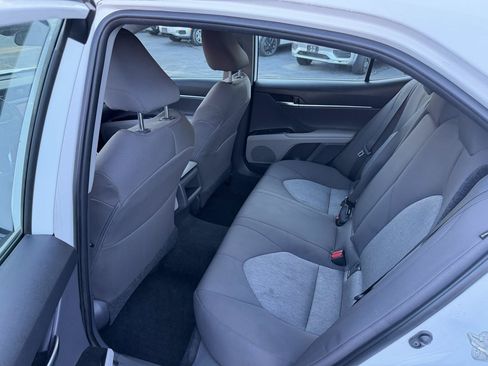 Used 2019 Toyota Camry LE FWD image 12