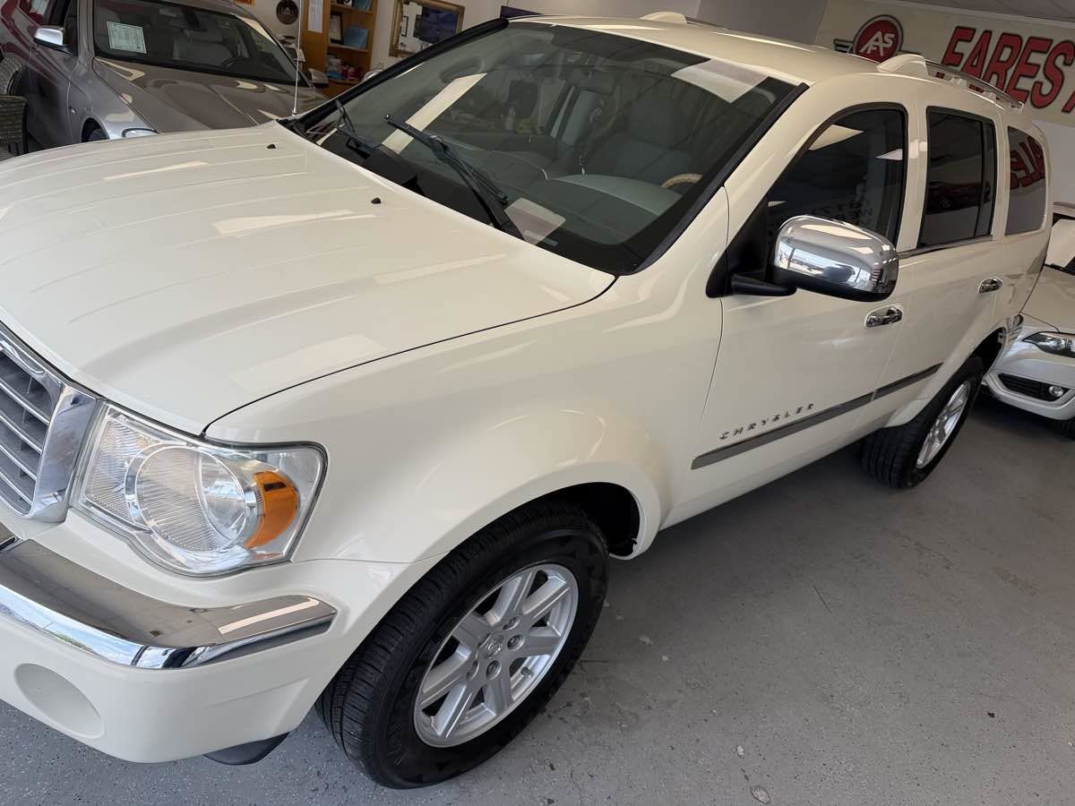 Used 2007 Chrysler Aspen Limited RWD image 4
