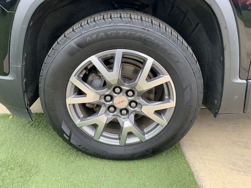 Used 2020 GMC Acadia SLT image 25