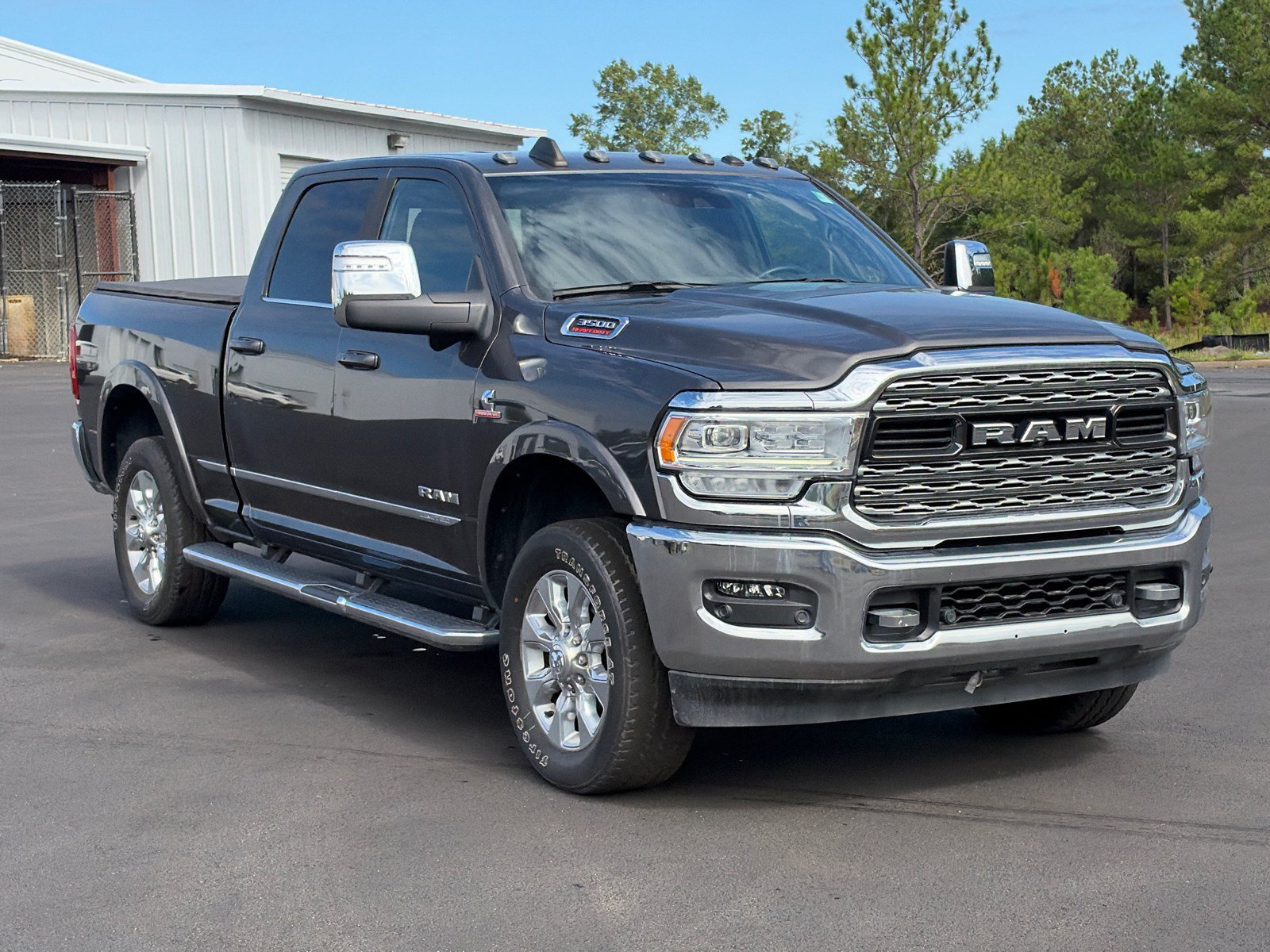 Used 2024 RAM 3500 Limited AWD/4WD image 3