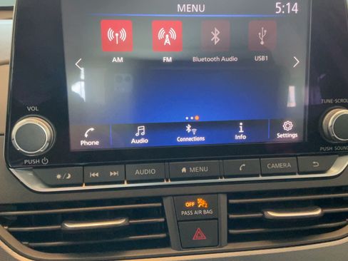 Used 2024 Nissan Altima 2.5 SR FWD image 11