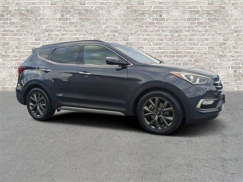 Used 2017 Hyundai Santa Fe Sport image 1