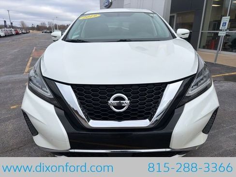 Used 2019 Nissan Murano S image 2