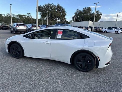 New 2026 Toyota Prius LE FWD image 4