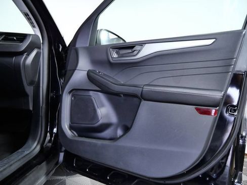 Certified 2025 Ford Escape Active AWD/4WD image 8