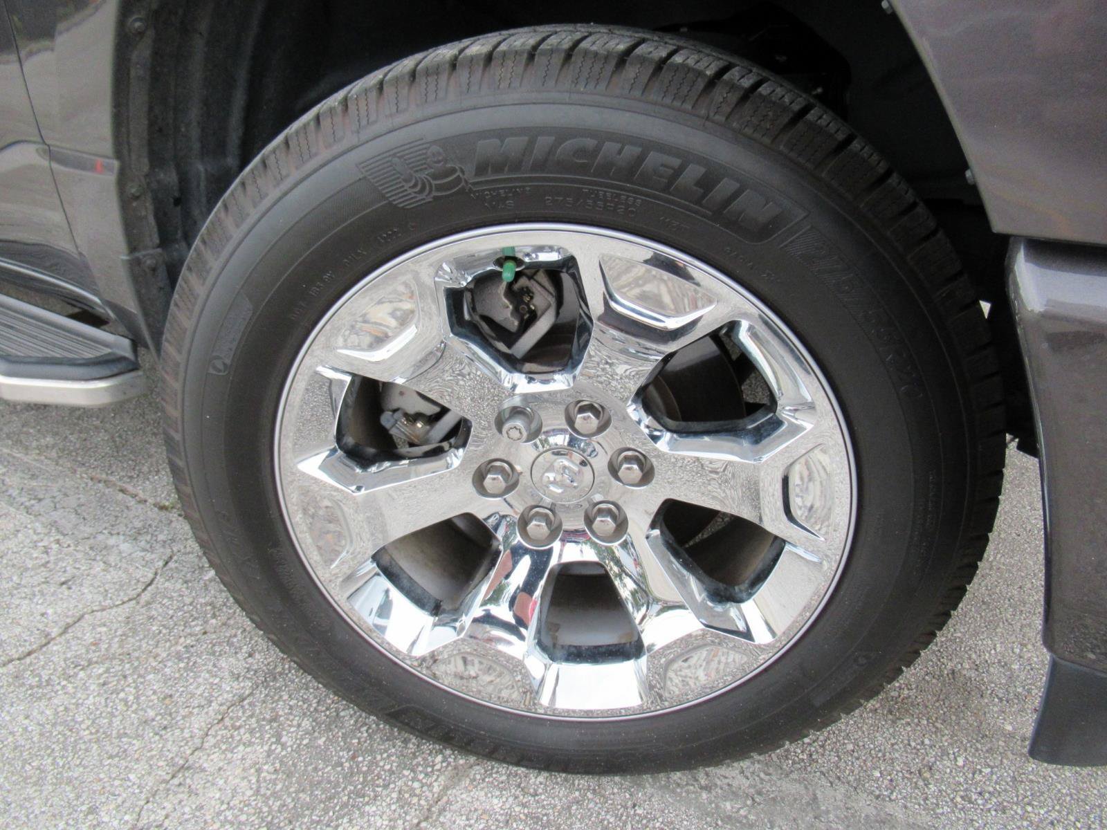 Used 2019 RAM 1500 Big Horn AWD/4WD image 4