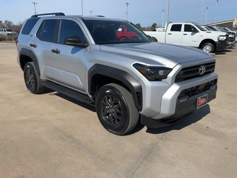 Used 2025 Toyota 4Runner SR5 AWD/4WD image 3