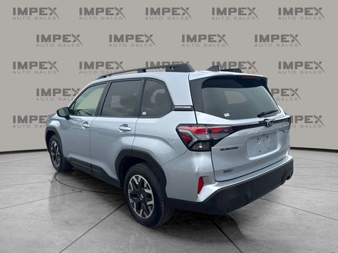 Used 2025 Subaru Forester Premium AWD/4WD image 2