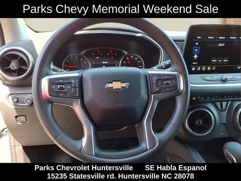 Certified 2025 Chevrolet Blazer LT AWD/4WD image 3