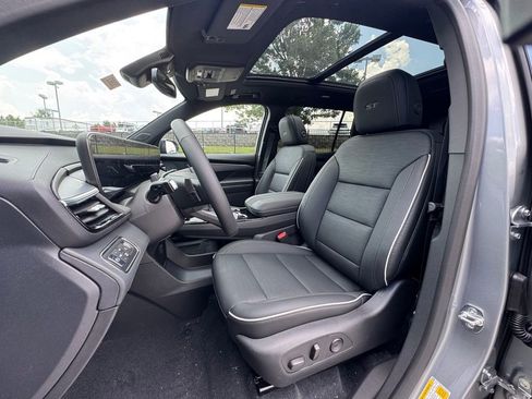 New 2025 Buick Enclave Sport Touring w/ Super Cruise Package image 5