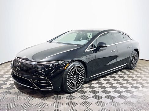 Used 2022 Mercedes-Benz EQS 580 4MATIC Sedan image 3