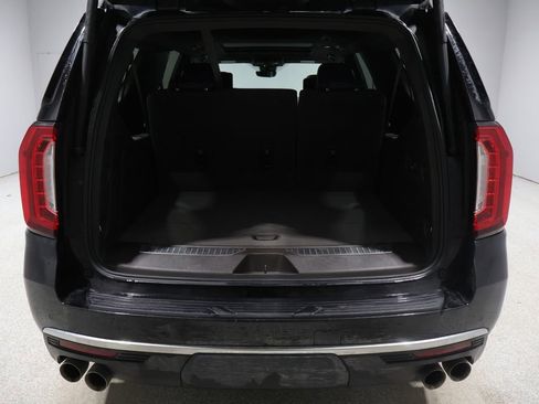 Used 2024 GMC Yukon XL Denali w/ Denali Reserve Package image 23