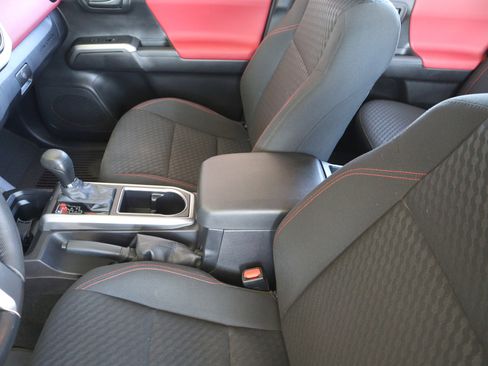 Used 2022 Toyota Tacoma SR5 image 37