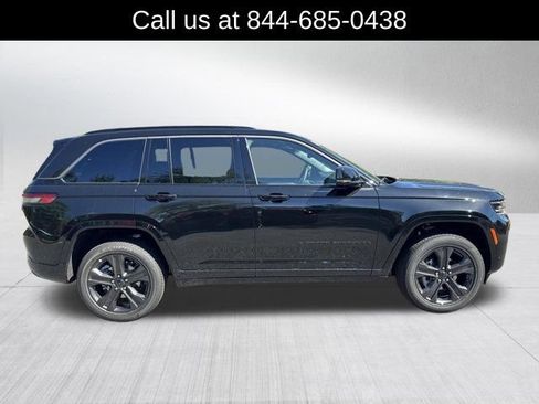 New 2027 Jeep Grand Cherokee Limited AWD/4WD image 4