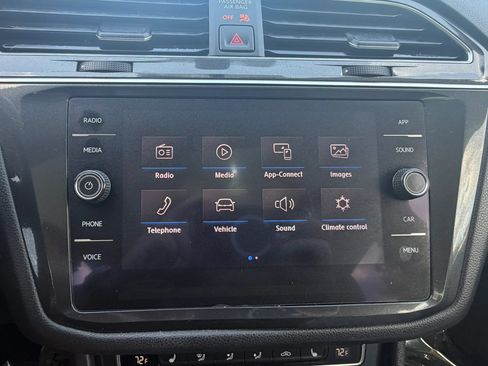 Used 2019 Volkswagen Tiguan SE FWD image 21