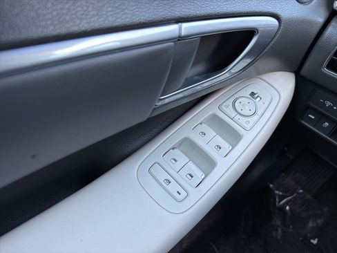 Used 2023 Hyundai Sonata SEL FWD image 9