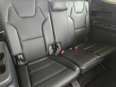 Used 2025 Kia Telluride S FWD image 17