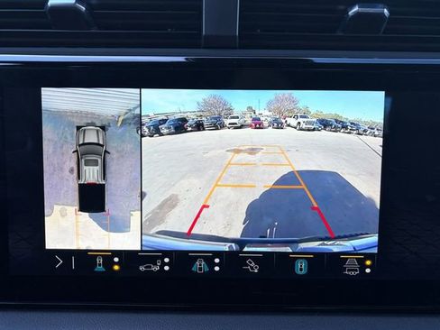 Used 2023 GMC Sierra 1500 AT4 w/ AT4 Premium Package image 9