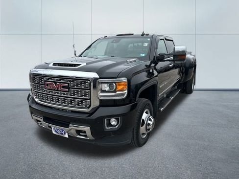 Used 2019 GMC Sierra 3500 Denali w/ Duramax Plus Package image 2