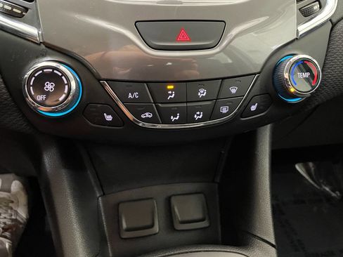 Used 2017 Chevrolet Cruze LT w/ Convenience Package image 34