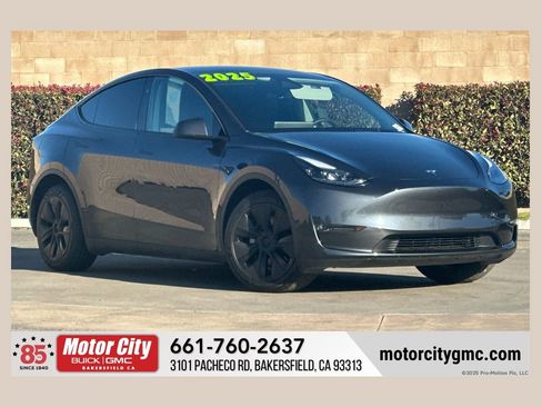 Used 2025 Tesla Model Y Long Range image 1