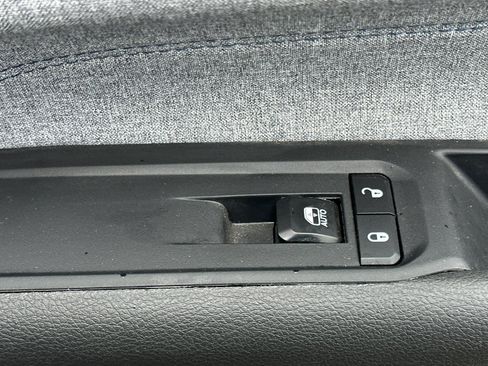 Used 2024 Jeep Compass Latitude image 21