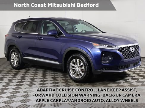 Used 2020 Hyundai Santa Fe SE image 1