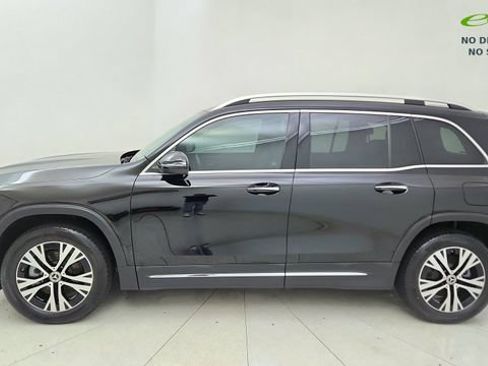 Used 2025 Mercedes-Benz GLB 250 4MATIC w/ Exclusive Package image 21