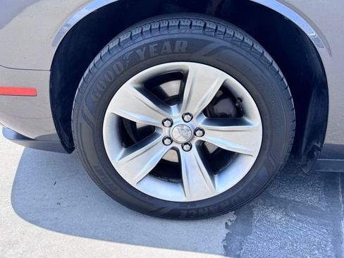 Used 2016 Dodge Challenger SXT RWD image 12