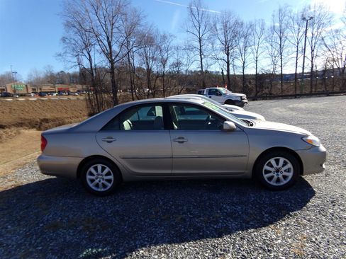Used 2003 Toyota Camry LE image 3