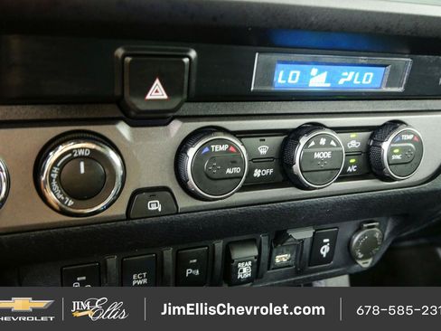 Used 2021 Toyota Tacoma TRD Off-Road w/ Technology Package AWD/4WD image 15