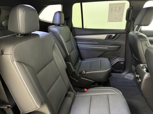 Used 2025 Buick Enclave Preferred w/ Super Cruise Package image 16