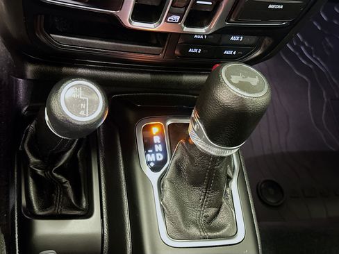 Used 2022 Jeep Wrangler Unlimited Sport AWD/4WD image 25