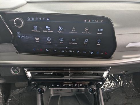 Used 2024 Chevrolet Traverse LT image 15