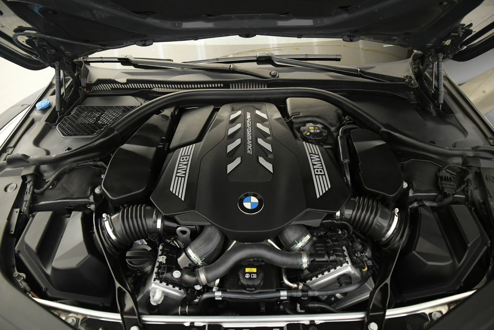 Used 2019 BMW M850i xDrive Coupe AWD/4WD image 39
