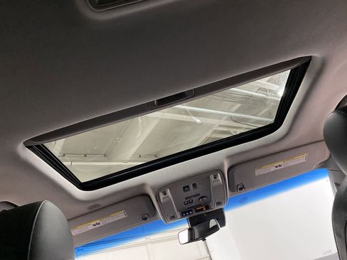 Used 2019 Cadillac Escalade Luxury image 19